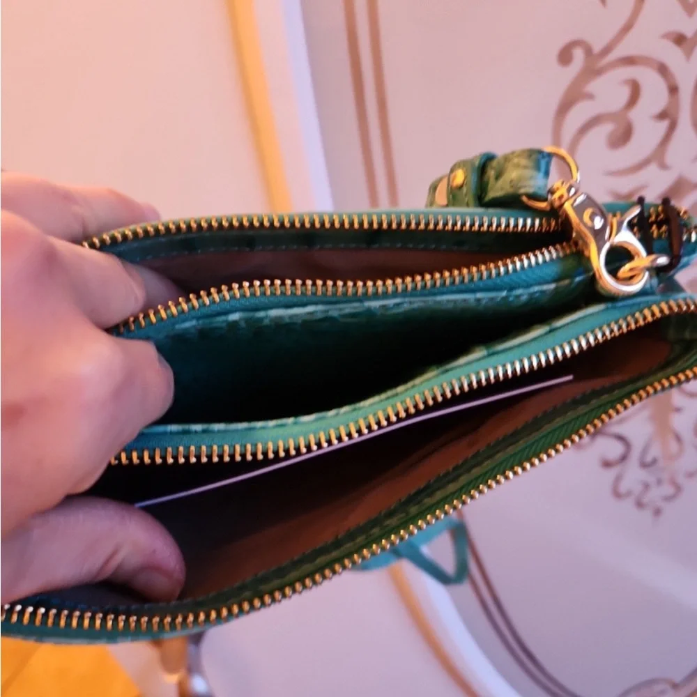 Brahmin crossbody bag. Reserved - Picture 4 of 5